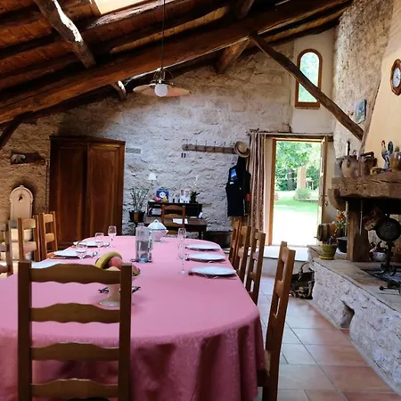 Domaine Les Miquels Oda ve Kahvaltı 3*