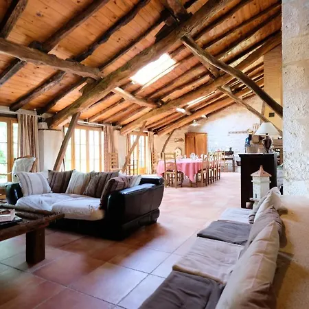 Oda ve Kahvaltı Domaine Les Miquels 3*