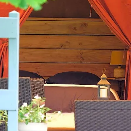 Domaine Les Miquels Bed & Breakfast Castelnau-de-Montmiral