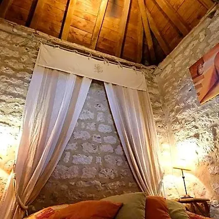 Domaine Les Miquels Bed & Breakfast
